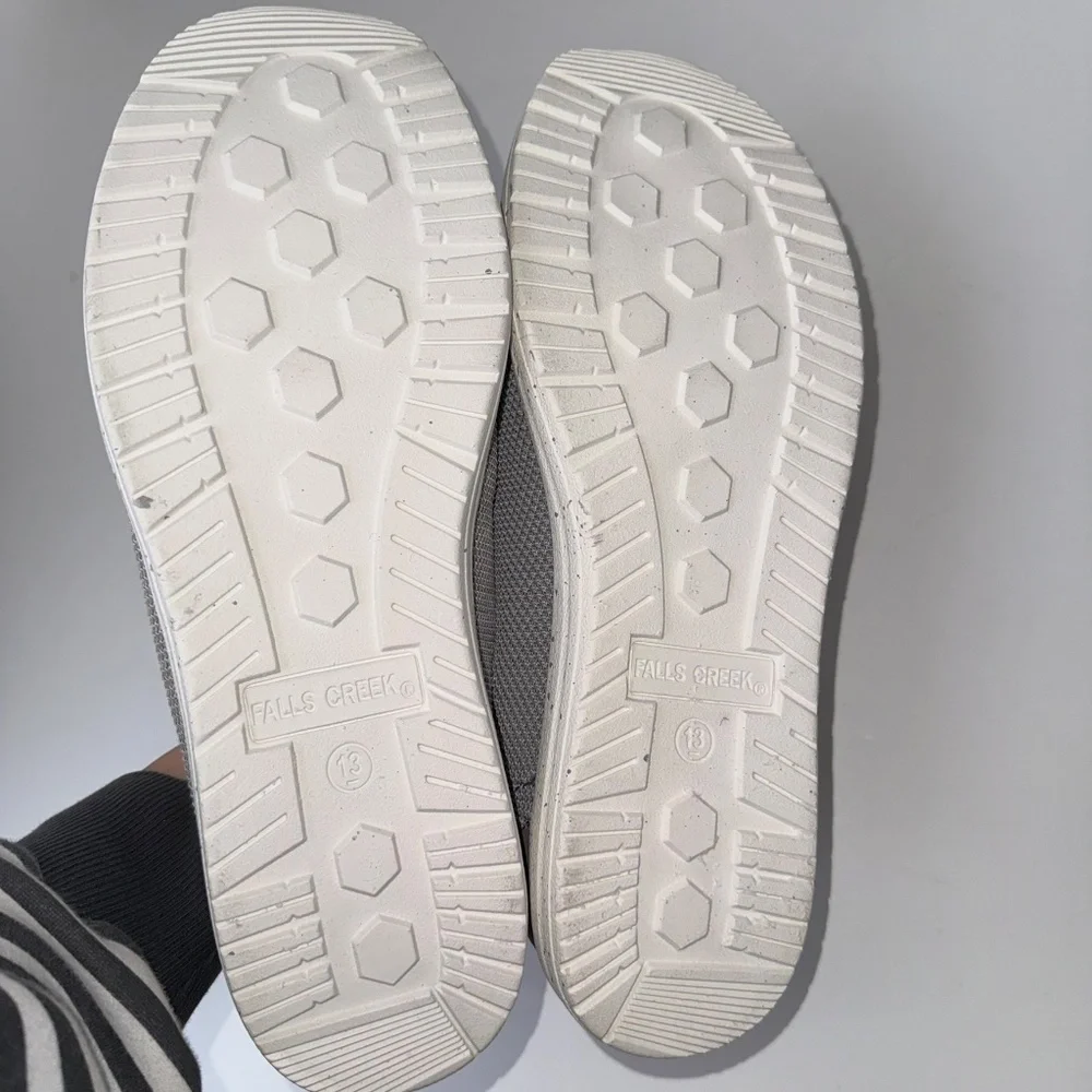 FALLS CREEK $45 Mens 11 Gray White Enzo Slip On Casual Memory Foam Shoes Box#27